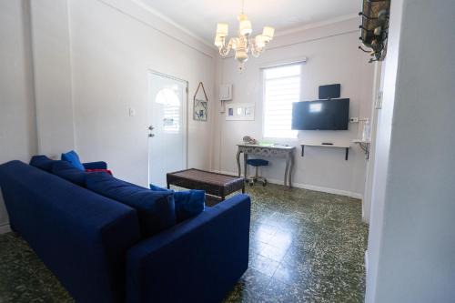 San Mateo Apartamento | 201-Vintage Modern Haven in the City, Near the Beach with Free Parking