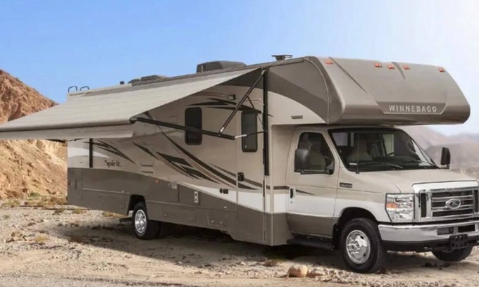Broussard Casa | 2017 Winnebago Spirit 31G