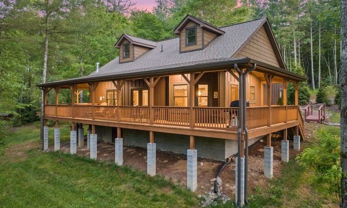 Skyland Cabina | Descuento ** Casa de lujo NUEVA ** Jacuzzi a 8 millas del centro de Asheville