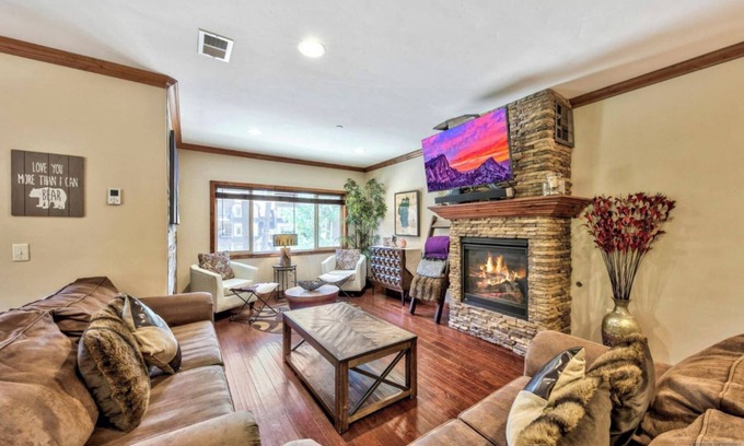 Tahoe Meadows Condominio | #202-cnvnt 3B3B fit 8P, 8 mins walk to heavenly