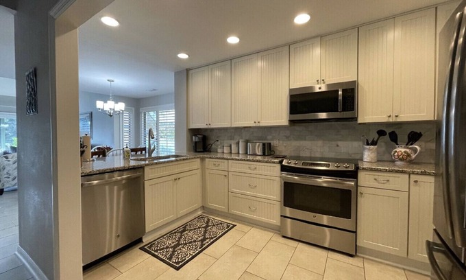 Sandestin Villa | 2022 6 PASSENGER GOLF CART Largest Beachwalk! 3bd/3ba. Sleeps 8, WITH LAKE VIEWS