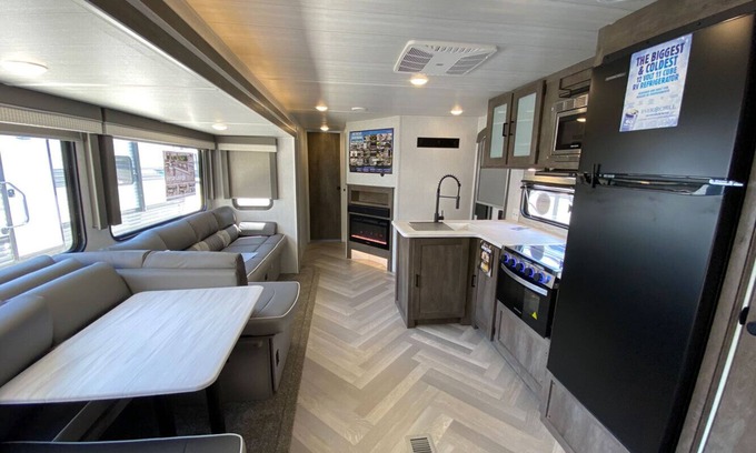 Larsen Alquiler De RV | New 2022 Glamper on Lake Poygan with boat slip