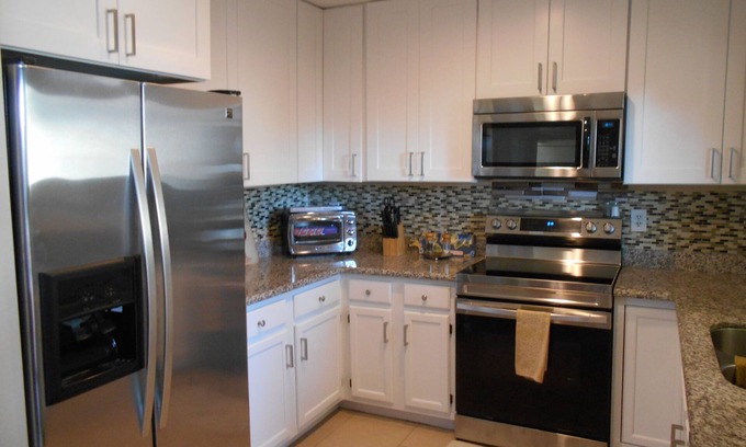 Fountain Hills Condominio | Excelentes tarifas reducidas para viviendas de última generación Actualizado 1er piso en el centro de Fountain Hills
