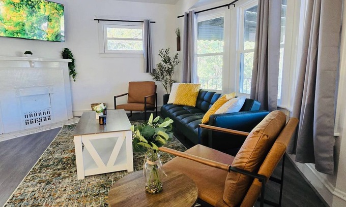 Cleveland Apartamento | 2024 Remodeled UP Unit 3bedroom in West CLE