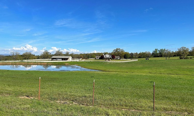 Center Ridge Otro | 2024 Solar Eclipse Destination at Two Creeks Ranch. No light pollution