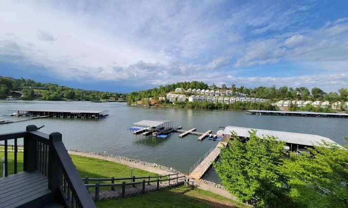 La Follette Condominio | 2025 At the Lake!