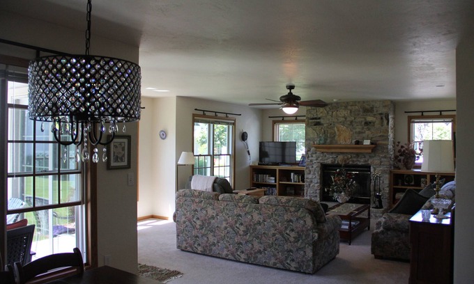 Eames Farm Condominio | Verano de 2019 alquileres- $ 1350 por semana fuera de temporada 160 por noche