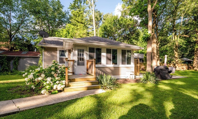 Union Pier Cabaña | 3 Nt Min! Union Pier Cottage Close To Beach & Downtown!