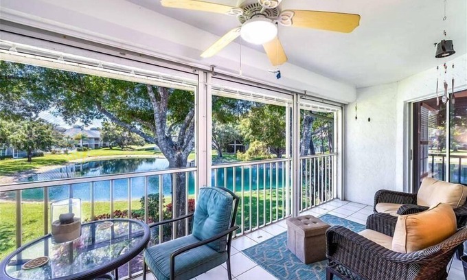 Central Naples Condominio | 204E Pinewoods Condo
