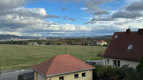 Leubnitz-Neuostra Apartamento | 205 qm "Traumtor" mit Sauna, Whirlpool, Kamin und 3 Terrassen mit Blick in die Böhmisch Sächsische Schweiz