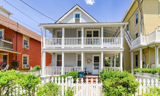 Ocean Grove Casa | 21 Embury - Charming 2-bedroom house near Beach in Ocean Grove