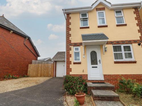 Barry Casa | 21 Heol Gylfinir