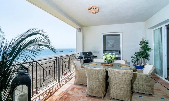 Bahia de Casares Apartamento | 210 m² Apartamento ∙ 3 habitaciones ∙ 6 huéspedes