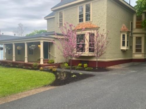 Ellsworth Apartamento | 210 Main St