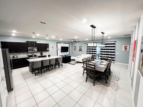 Davenport Casa | 2127LC- Windsor Island Resort
