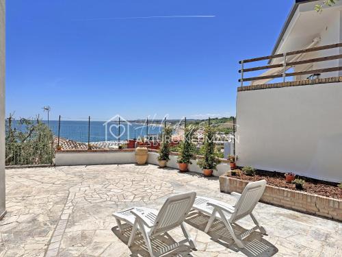 Numana Apartamento | 214 - Villa Anna -appartamento trilocale a Numana al piano terra con VISTA MARE STREPITOSA!