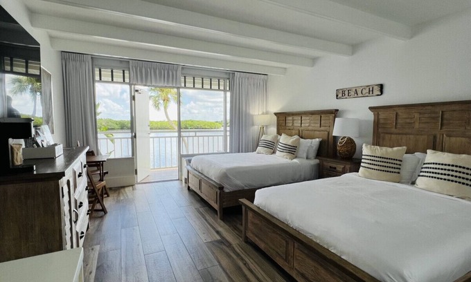 Ruskin Apartamento | U215- 1 min walk to beach, restaurants, pools, gym, SLEEPS 4! Little Harbor Beach Resort!
