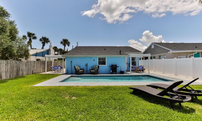 Boardwalk Casa | 216 Kirkland Suite 2 - 2/1 beachside pool home!