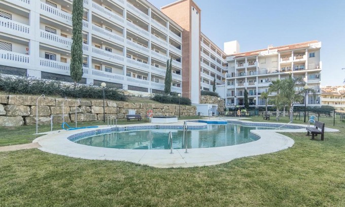 Puerto de la Duquesa Apartamento | 2187-Lovely 2bedrooms with pool and playground