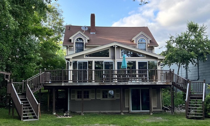 Holderness Casa | 220 feet of shoreline on Little Squam Lake - 4 Season Lakefront Property