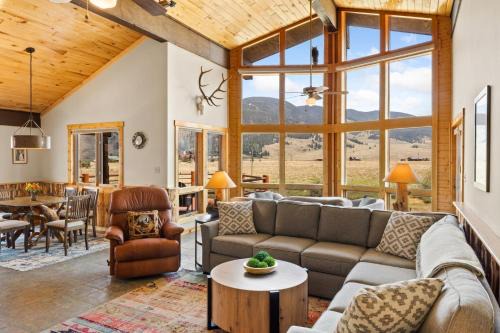 Creede Casa | 220 Starlight Circle