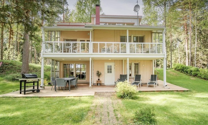 Kirkkonummi Cabina | 225m2 Luxurious Villa - Large garden - Sandy beach