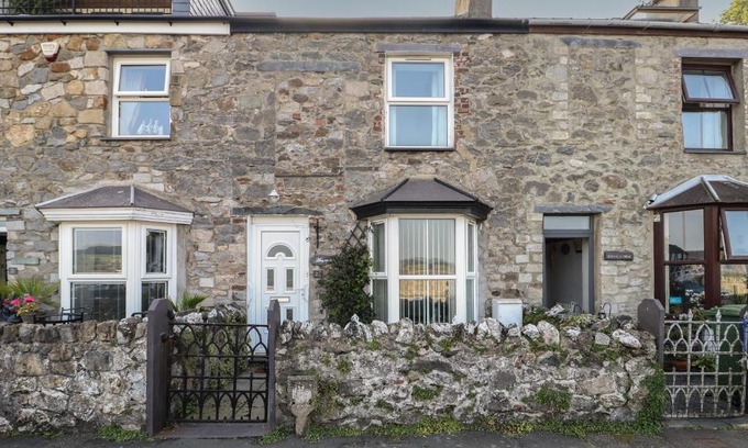 Y Felinheli Casa | 23 Beach Road