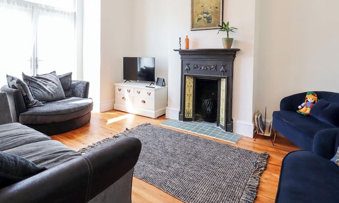 Walton on the Naze Cabaña | 23 HIGH STREET, pet friendly, with a garden in Walton-On-The-Naze
