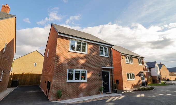 Exhall Casa | 23 MOAT HOUSE CLOSE, family friendly, with a garden in Bedworth