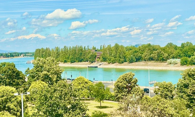 Rozsadomb Apartamento | 23 Ppl Danube Riverfront Panorama Luxury 7-Bed, 5-Bathroom Apartment