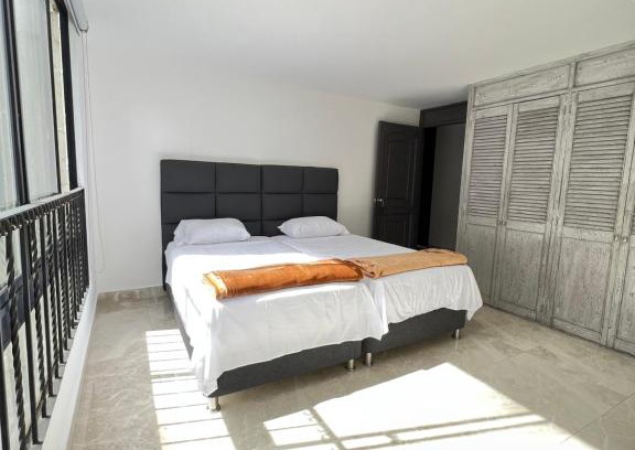 Los Naranjos Apartamento | 232 mt2, Mejor ubicación en Medellín al lado del tesoro