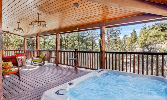 Eagle Mountain Estates Cabina | 2352-gold Rush Lodge 5 Bedroom Cabin by RedAwning