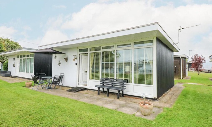 Chapel Saint Leonards Casa | 24 Cherry Park