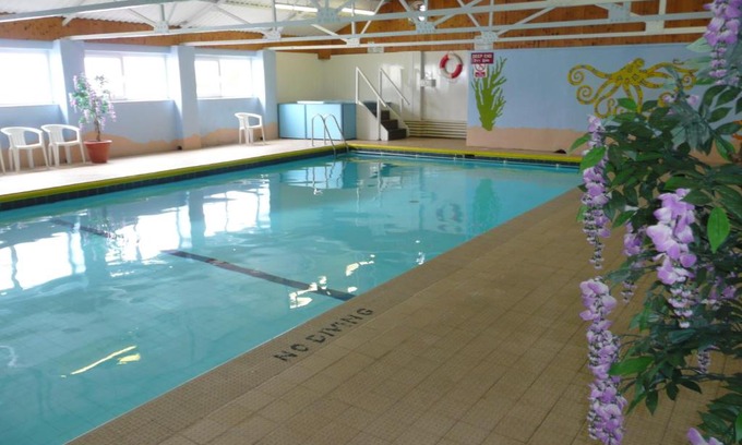 Scurlage Complejo | 24 Gower Holiday Village