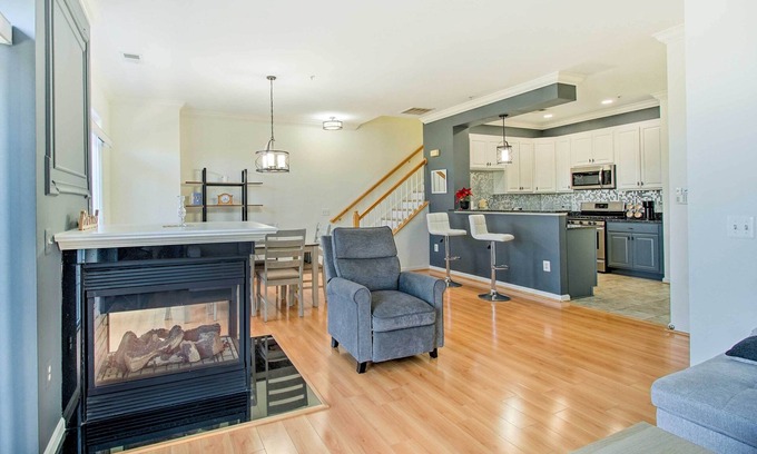 Woodbridge Condominio | 24 Mi to Washington DC: Woodbridge Condo