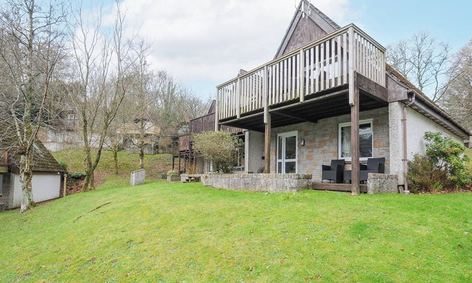 St. Ann's Chapel Cabaña | 24 VALLEY LODGE, pet friendly, with pool in Drakewalls