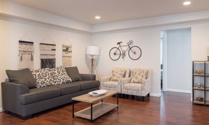Oakland Casa | 2402 - 4B3B Gated House near Zoo Coliseum FWY BART