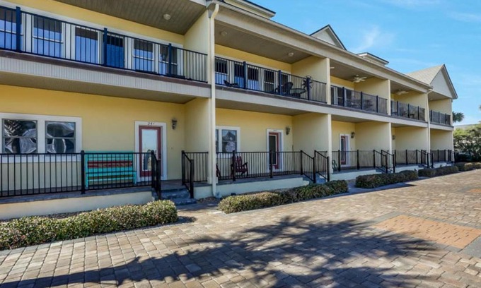 Ocean Cay Casa | 245 S Fletcher