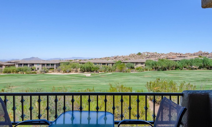 Troon North Villa | ¡Casa de lujo de 2450 pies cuadrados con campo de golf y vistas a la montaña!