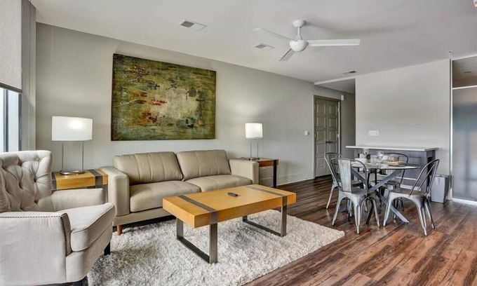 Garden Hills Apartamento | 24hr Gym, Pool&Sauna | Full Kitchen w/ Island | Peachtree