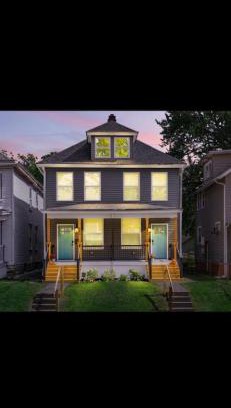 Livingston Park Casa | 25 2 homes side by side downtown with fenced yard and hot tub