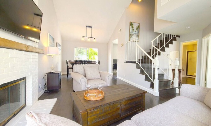 Mission Viejo Casa | 25%Disc Comforts of Home when Traveling 31 Days+