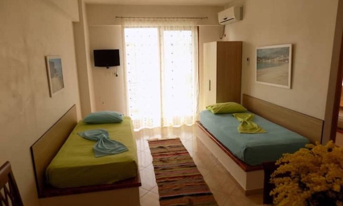 Himare Apartamento | 25 meters from beach 1