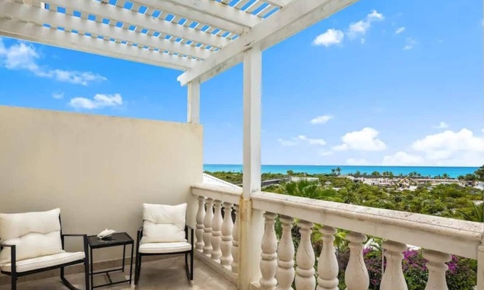 Leeward Settlement Casa | Stunning - Walk to Grace Bay, Pool, Views! (#2)