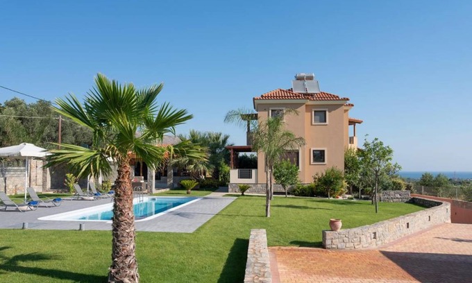 Malevizi Villa | 250 m² Villa ∙ 5 habitaciones ∙ 9 huéspedes