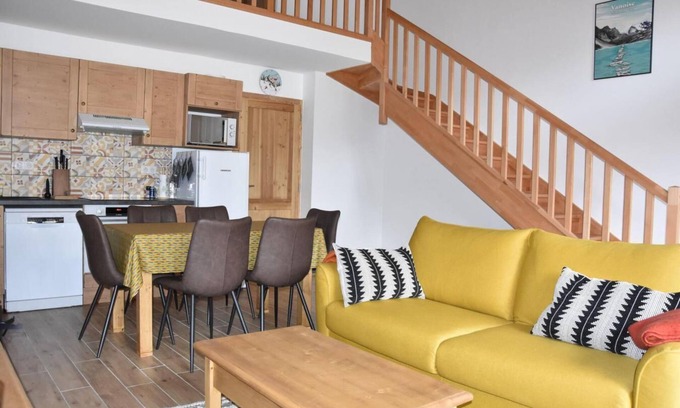 Pralognan-la-Vanoise Apartamento | 250m del centro estación, 1.o piso, balcón, chimenea o estufa a leña, parking, tv, local para esquís
