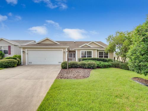 Hadley Casa | 2537 Z3b VILLAGE OF HADLEY by REMAX Premier