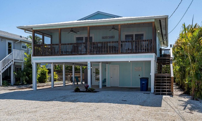 Fort Myers Beach Casa | 258 Ostego Lazy Lobster Lower by Coastal Vacation Properties