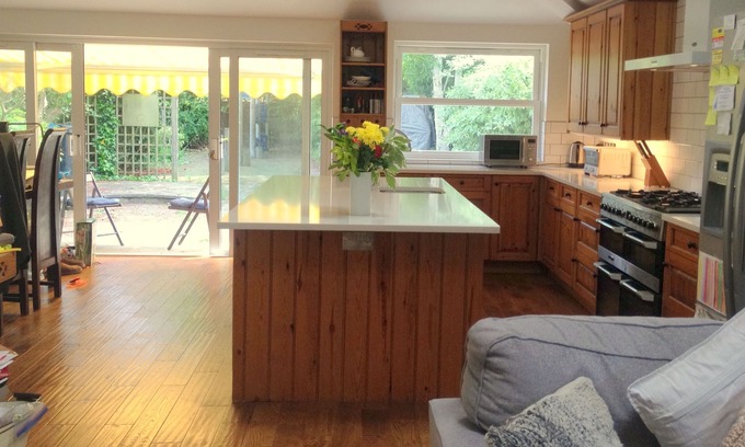 Berrylands Casa | 25 minutos a London Eye - 1300 pies cuadrados Sunny 4BR Family Garden Home- Área segura y vibrante