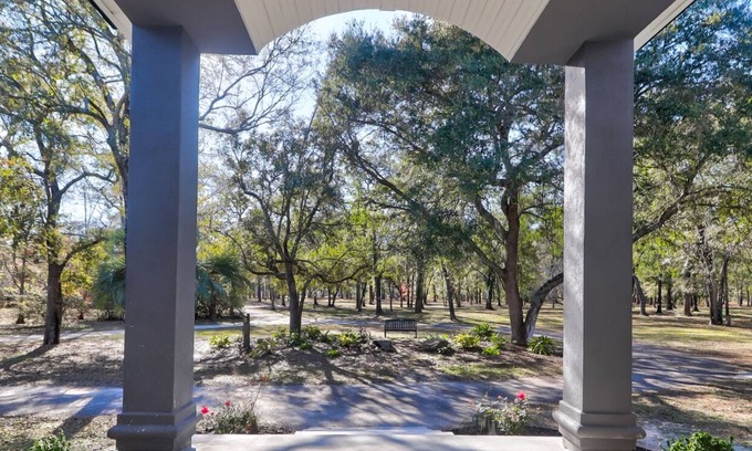 Ravenel Casa | 26 acre gated private property close to Downtown Charleston on a lake